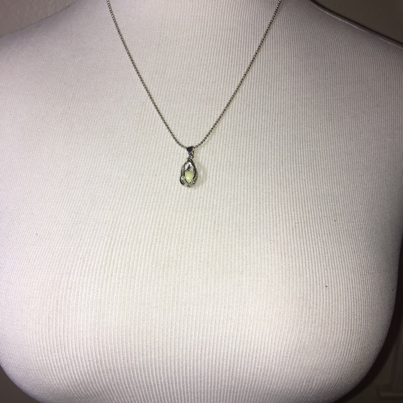 Super Cute Necklace With Caged Iridescent Stone - Picture 4 of 7